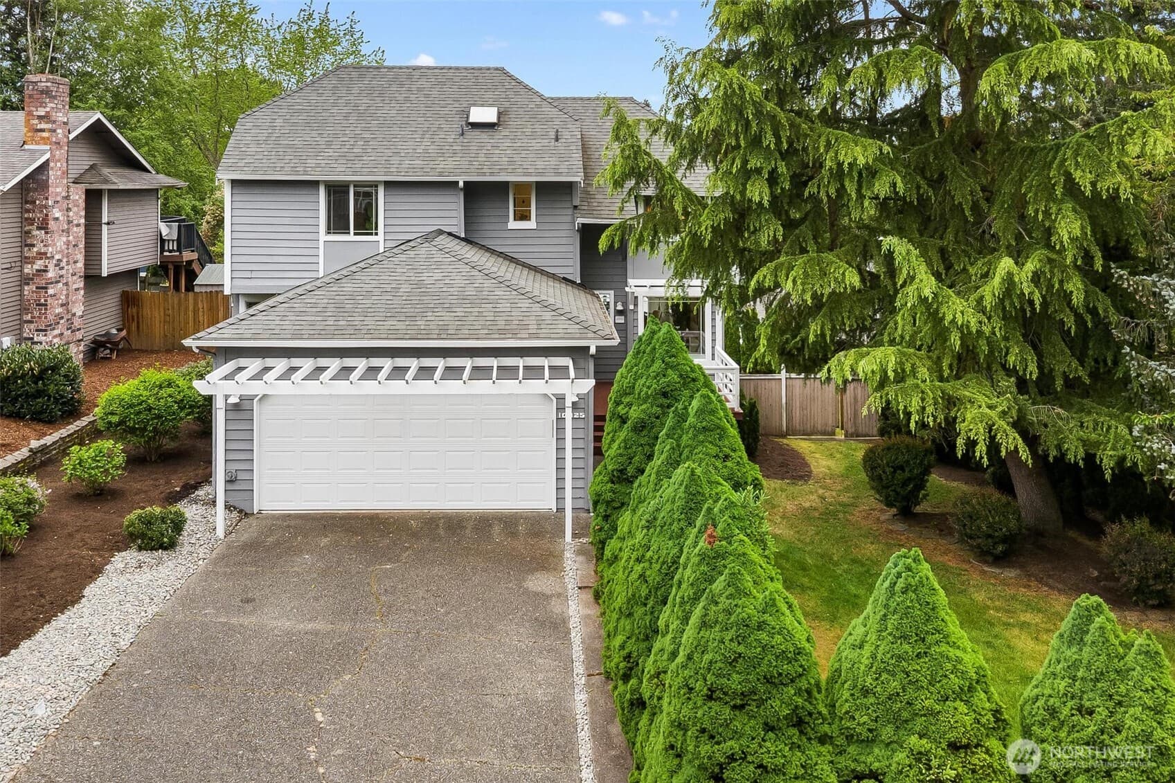 Property primary photo