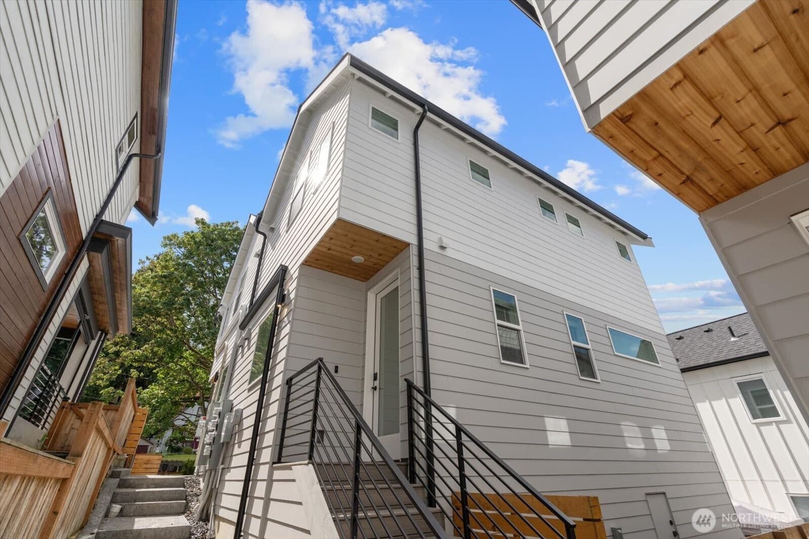 Property primary photo